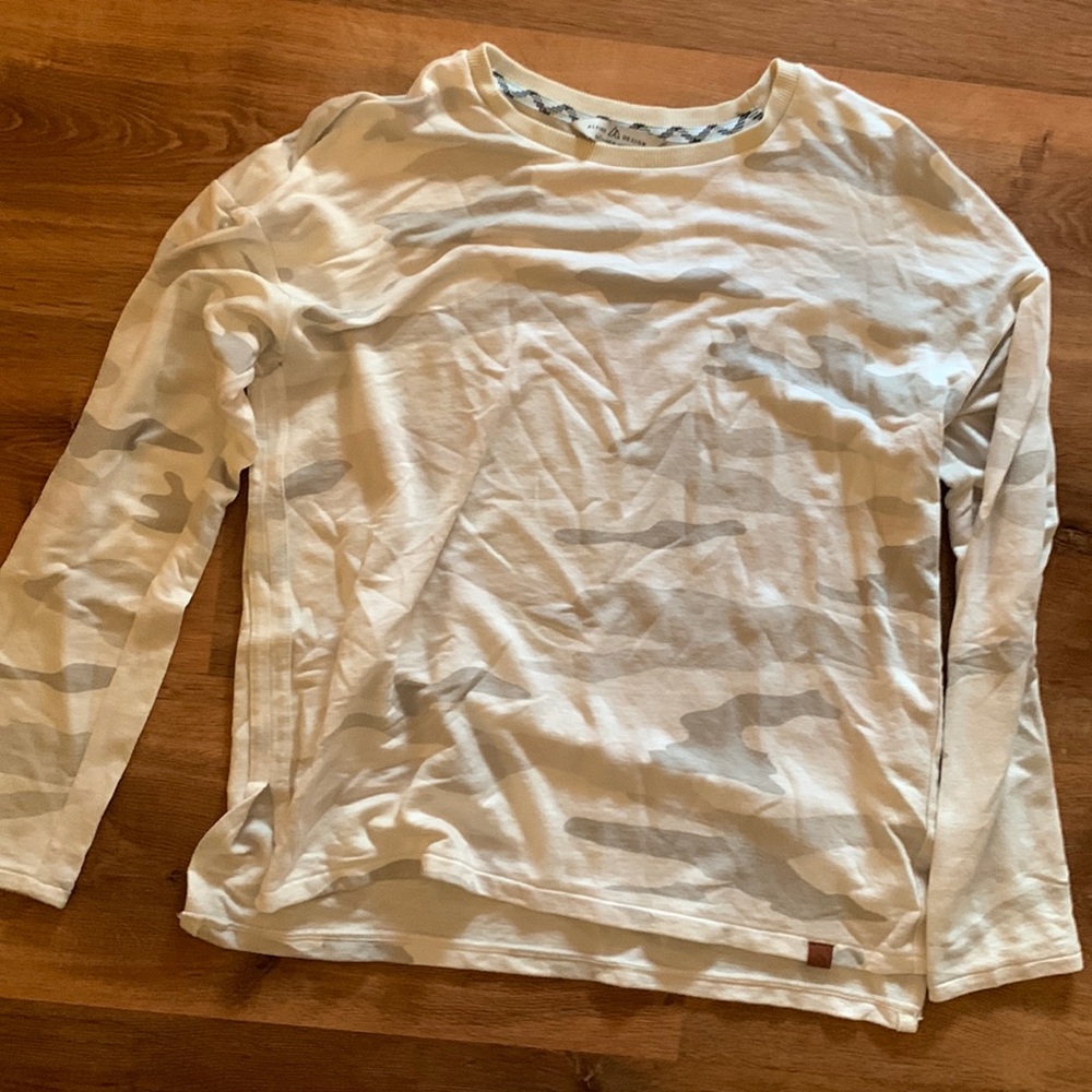 White camo top